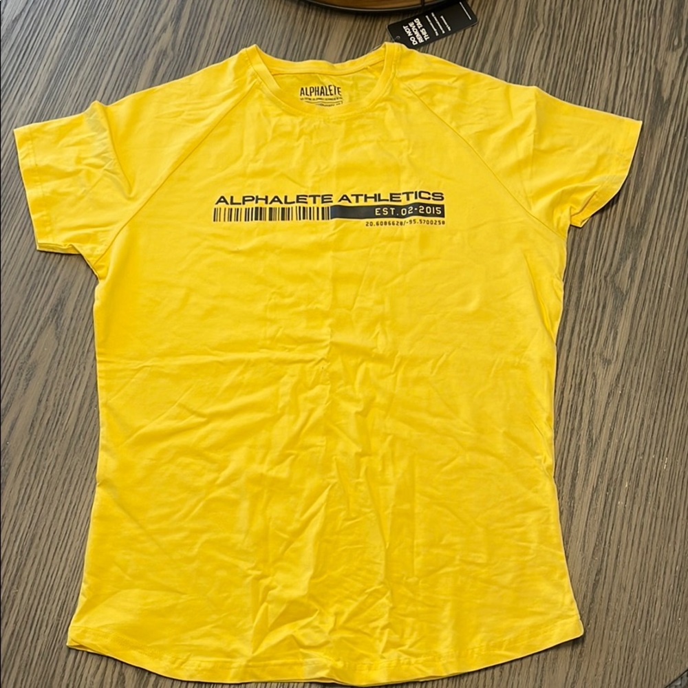 Mens alphalete shirt